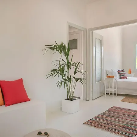 Villa Bohemian Nest - Cheerful 2-bedroom With Pool