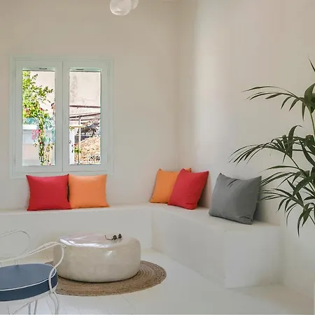 Bohemian Nest - Cheerful 2-bedroom With Pool Vila