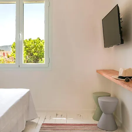 Bohemian Nest - Cheerful 2-bedroom With Pool Villa Dhavgáta