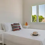 Bohemian Nest - Cheerful 2-bedroom With Pool * Δαυγάτα