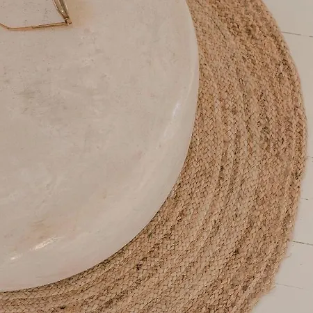 Bohemian Nest - Cheerful 2-bedroom With Pool Dhavgáta