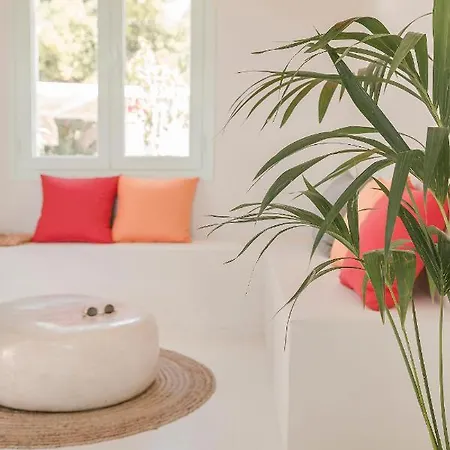 Bohemian Nest - Cheerful 2-bedroom With Pool Villa Dhavgáta