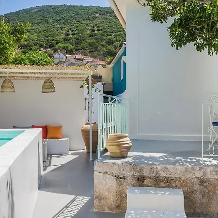 Villa Bohemian Nest - Cheerful 2-bedroom With Pool Dhavgáta